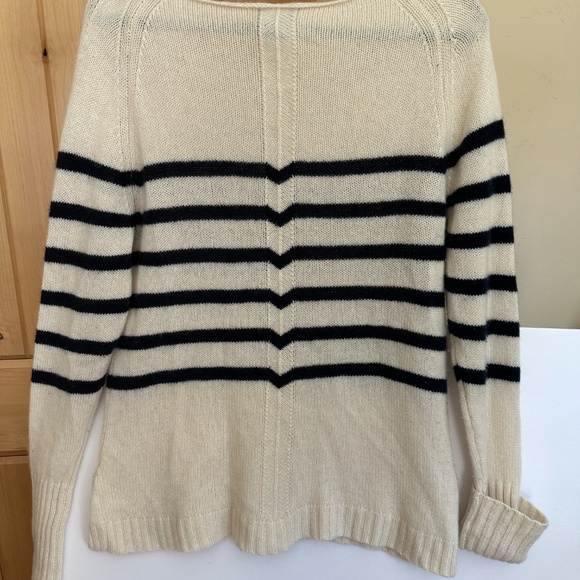 100% 2-ply Cashmere Boat Neck Sweater, Size L - Picture 2 of 5